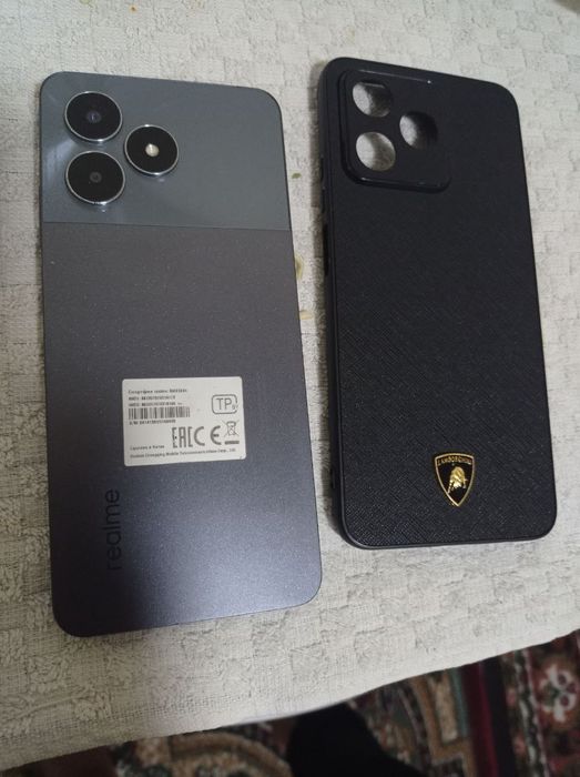 РеалМи Нот 50     3/64 сотилади