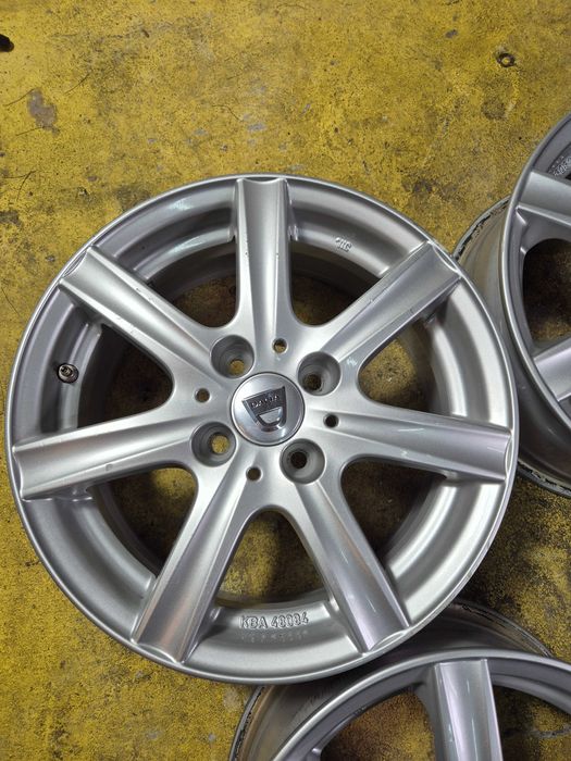 4 Jante Aliaj 4x100 15'' Dedicate Dacia Logan Dokker Sandero 6.5J ET 45 - Impecabile !