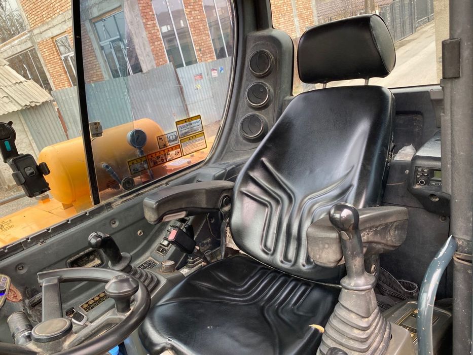 Продам экскавтор колесный Hyundai Robex 55w