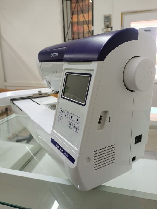 Компюьтернная вышивальная машина