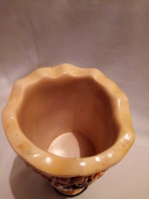 Vază sculptată rășină 4 scene China Antica, H 32cm.