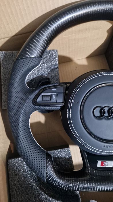 Volan CARBON  NOU AUDI A3,A4 ,A5,A 6 , A7,A8 ...si Q