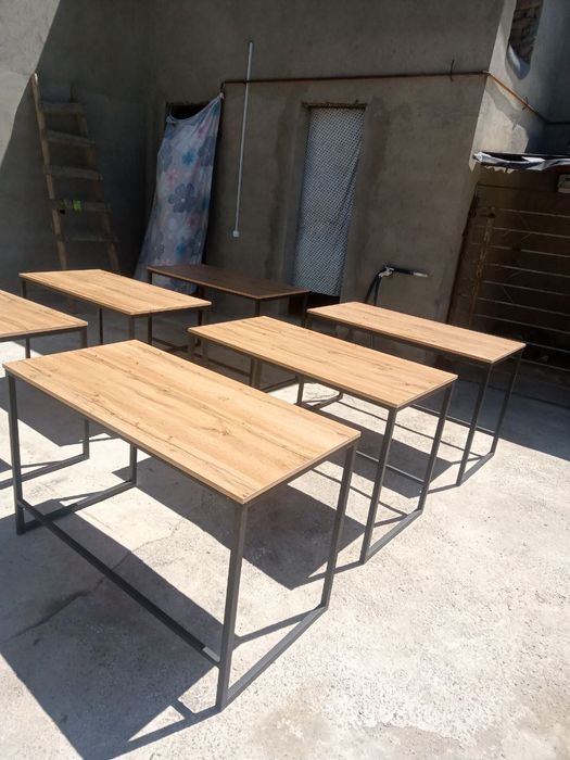 Стол в стиле лофт