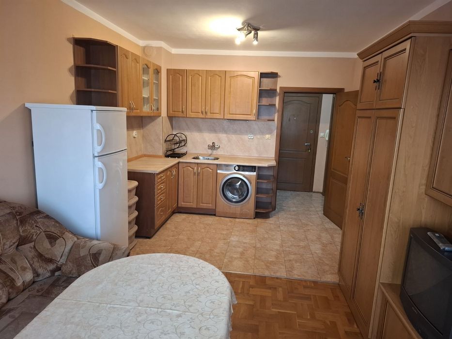 Светъл двустаен апартамент пригоден на тристаен югозападно изложение