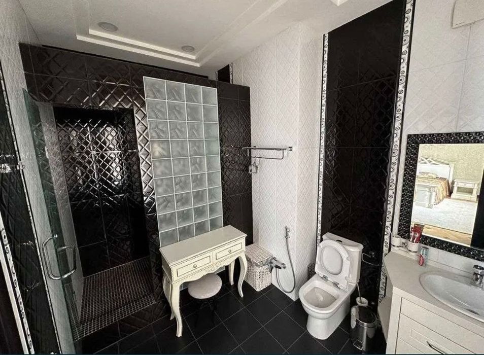 Улица Саид л Барака Центр 4х комн 3 спальня 2 -ванная метро Ойбек