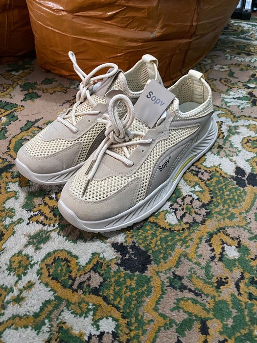 Kundalik kiyish va sport uchun oyoq kiyim (40–44), ulgurji va chakana