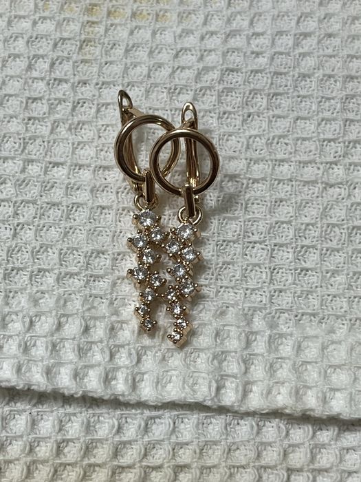 Серьги с камешками