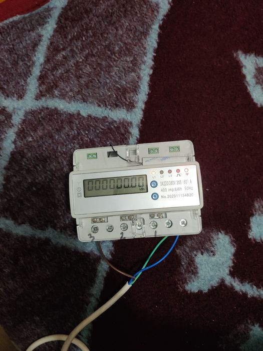 Smart meter cu monitorizare faze curent tensiune întrerupător trifazat