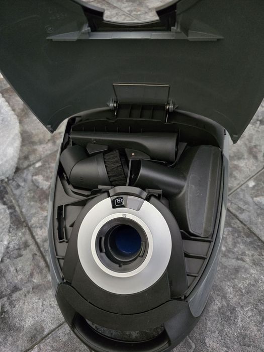 Прахосмукачка Miele C2 Powerline