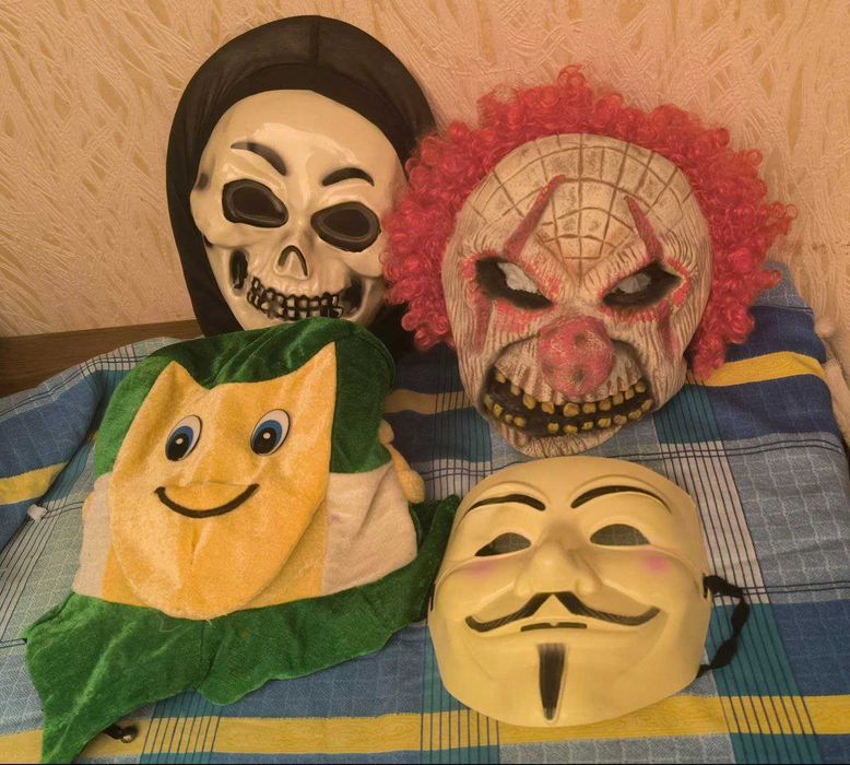 Костюмы и маски праздничные на Новый год