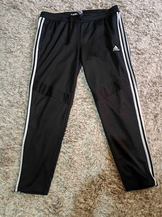 Pantali Adidas barbati