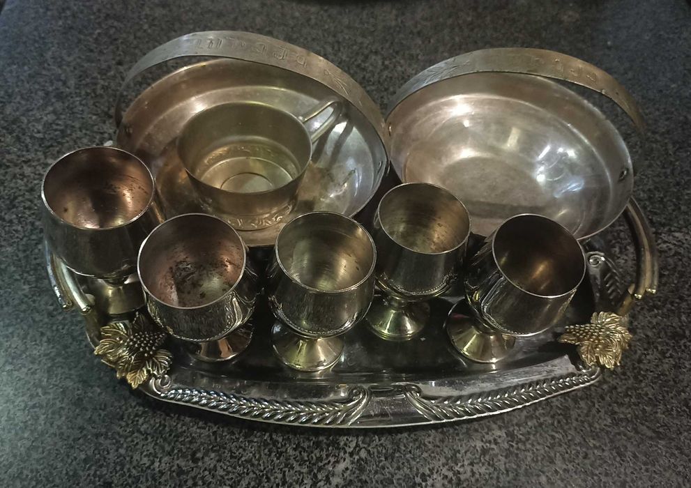 Продам мельхиор.