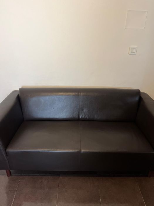 Vand canapea, stare f buna, culoare negru