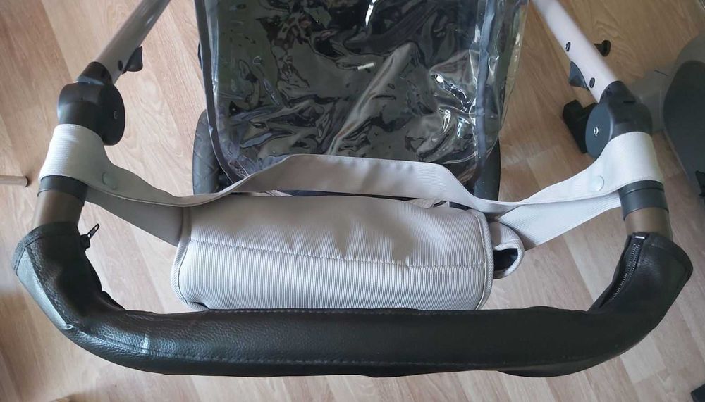 Kinderkraft Moov 2 3в1 количка + кошче за кола + аксесоари