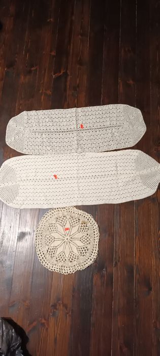 Ръчно плетени покривки и карета на една кука