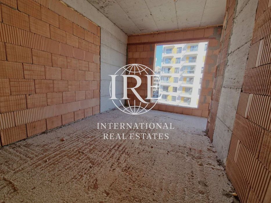 Ексклузивно! International Real Estates (IRE) представя: Двустаен апа