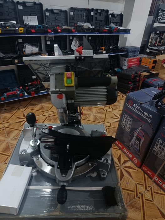 Торцовочная пила Кедр