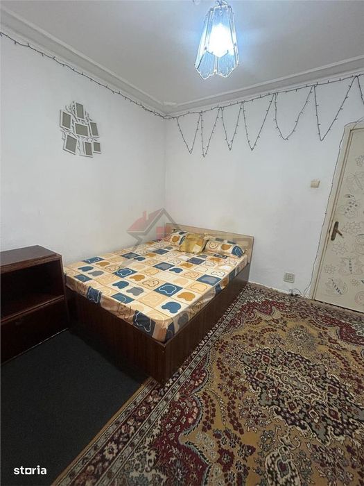 Alexandru - Piata Voievozilor, 3 camere decomandat 72mp, liber