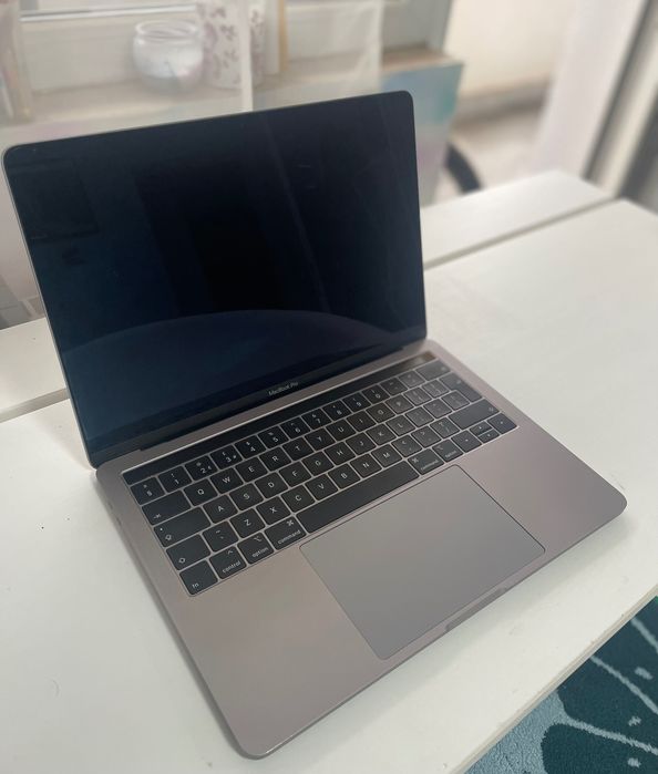 Продавам MacBook Pro