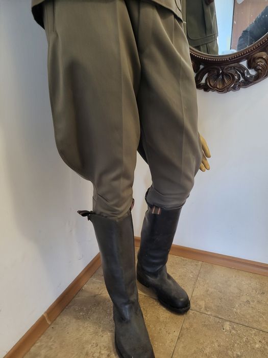 Продавам много запазен ваенен маникен