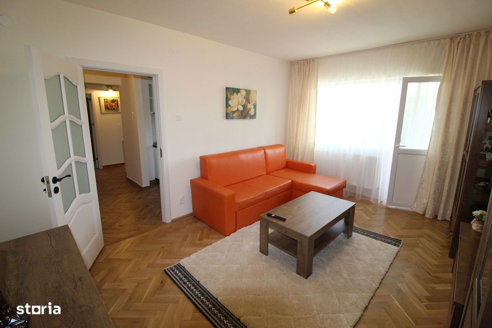 Închiriez apartament 3 camere în Hunedoara, Central-Bd. Dacia, 60mp...