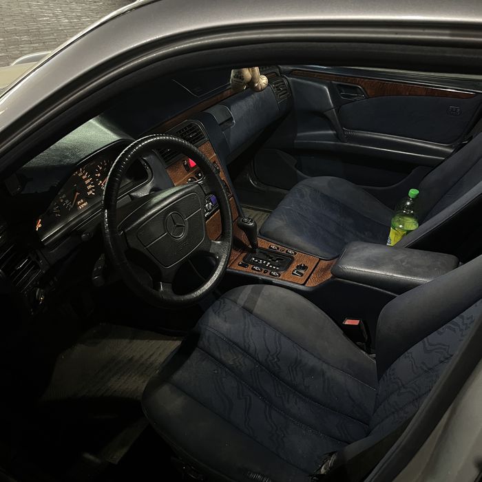 Продам мерседес е210