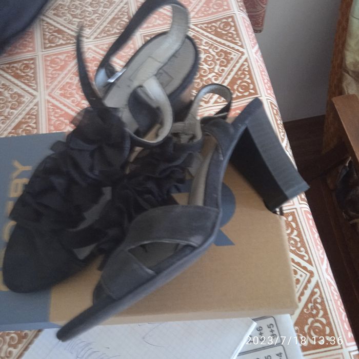 Крутые босоножки