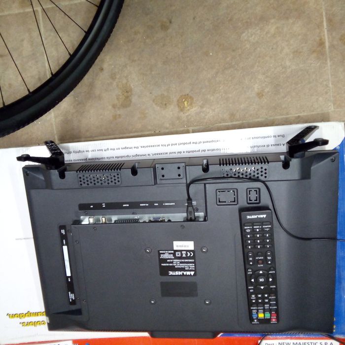 Tv led diagonala 61 cm // dvb-c /T2/S2