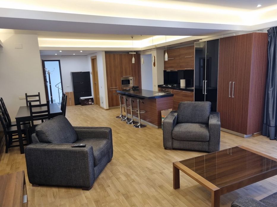 Apartament 3 camere str Polona
