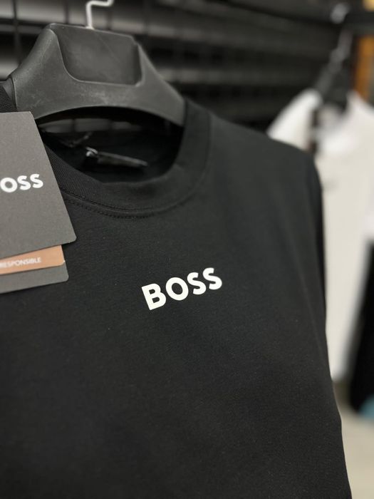 Tricou Barbati Boss White/Black! (S,M)