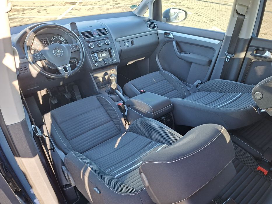 Volkswagen Touran Cup 7 locuri Faruri Led Xenon Camera Marsarier