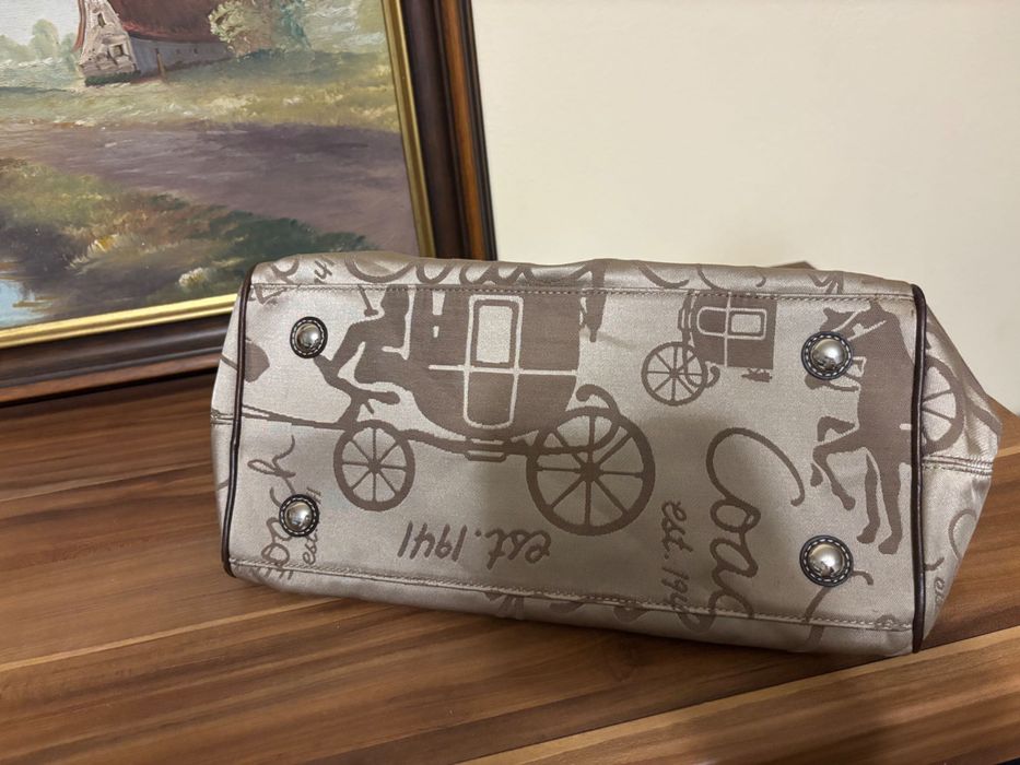 Coach чанта.