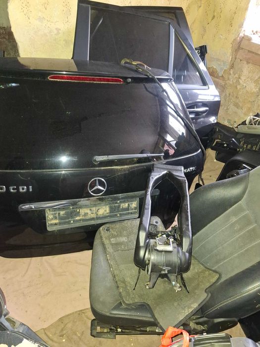 Автомобил на части