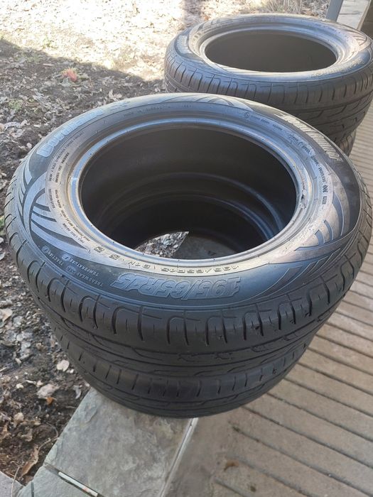 Продам шины на легковую машину