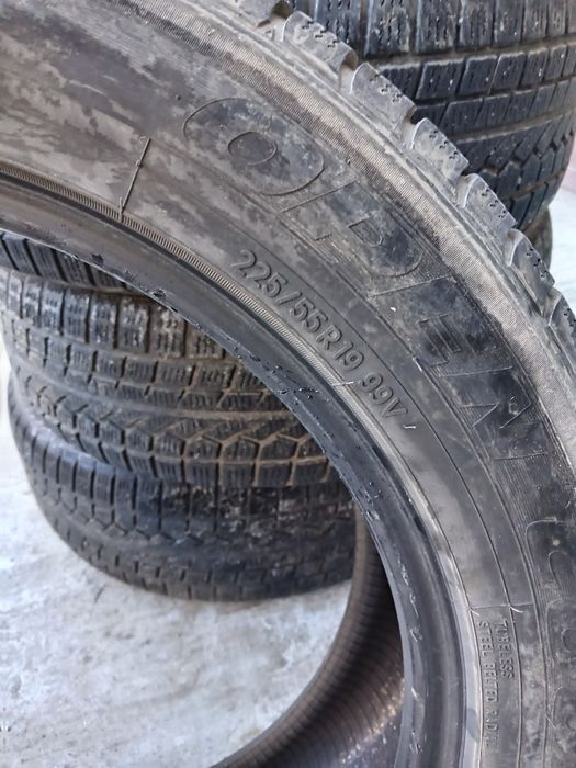 Продавам 4бр.  зимни гуми  Toyo 225 55 19