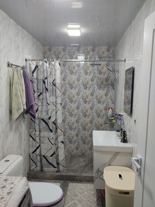 Nazarbekda 2 sotuli yevro remont hovli