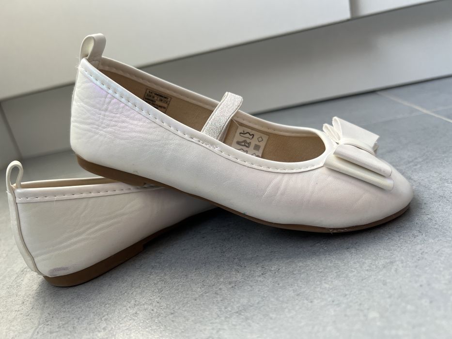 Туфли для девочек белые