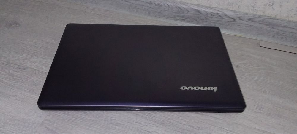 Ноутбук Lenovo (оригинал)