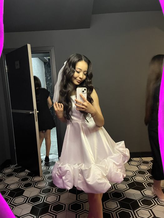 Продается вечерние платья