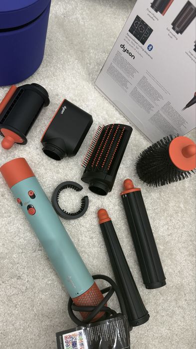 Маша за коса Dyson 601848-01 HS08 Airwrap i.d.™ Straight + Wavy T1/T2 CePk/ 1300W, 13.5 l/s