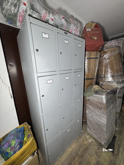 Металлический шкаф