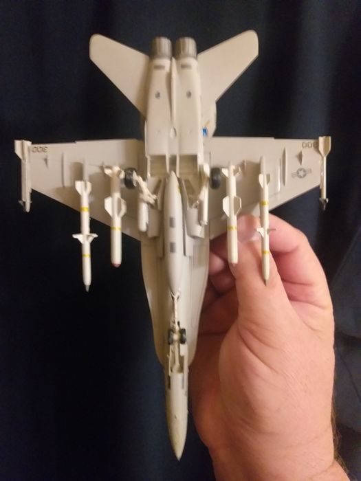 Продаётся модель самолёта F18