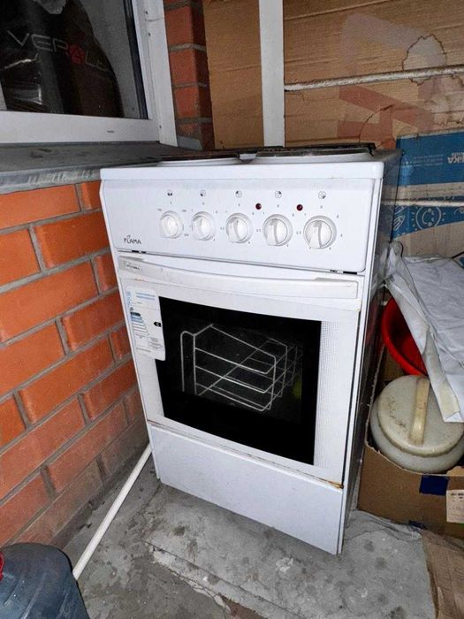 Продам электрическую плиту FLAMA