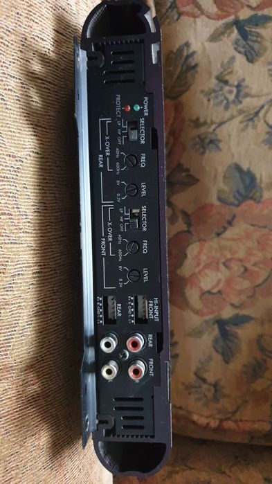 Продается усилитель для авто FUSION FBS-604