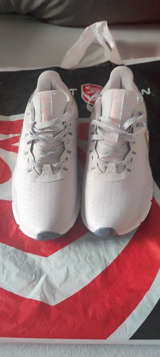 Продавам маратонки Nike женски  дамски 38 номер