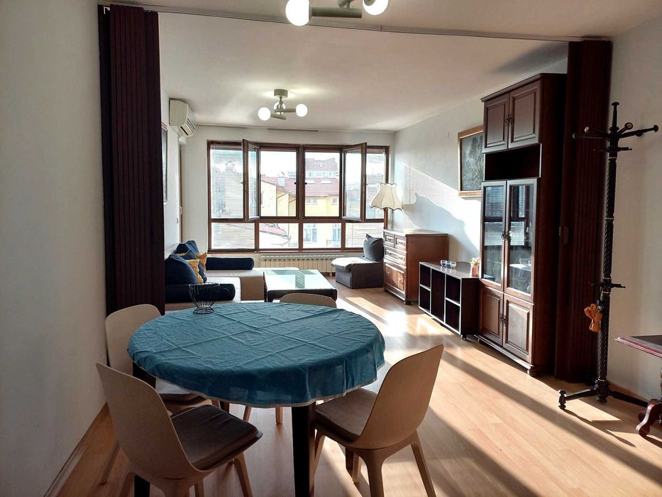 Дава се под наем Тристаен апартамент в София, Център - 100 кв.м за 847.62 € - Снимка #3