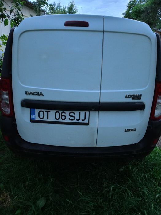 Vând Dacia Logan Van