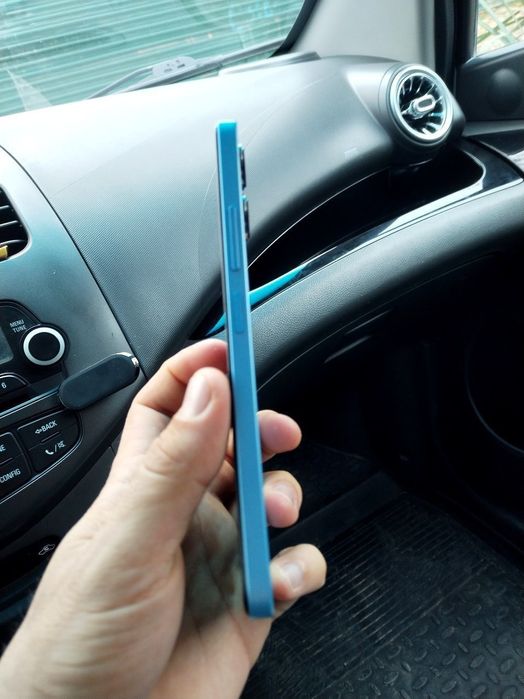 Redmi 12 256/8 GB srochna sotiladi