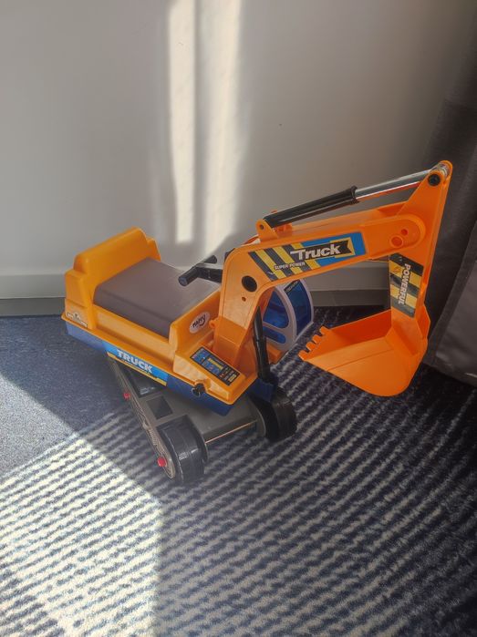 Детски багер за игра и бутане с крака