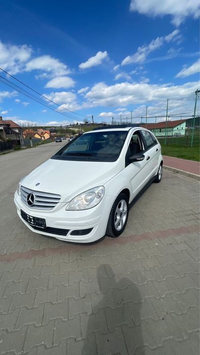 Vând Mercedes B class